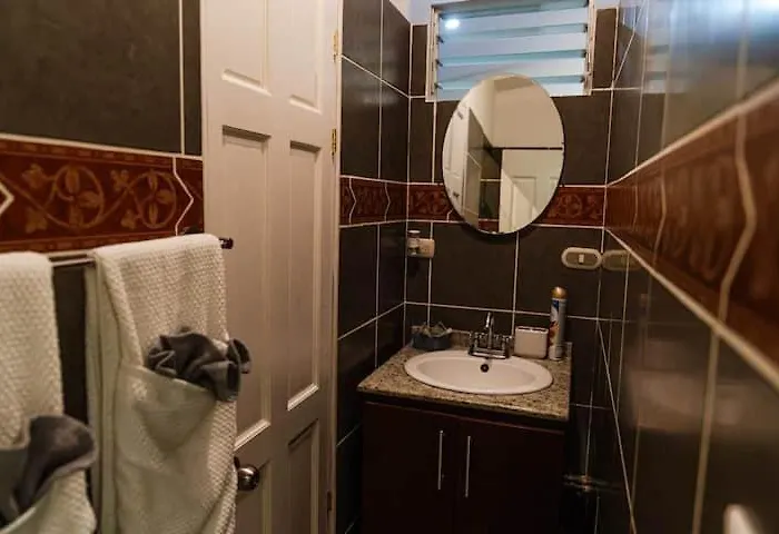 Beachfront Studio, Private Balcony With Ocean View Apartment