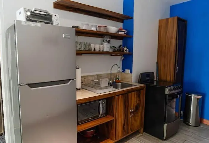 Beachfront Studio, Private Balcony With Ocean View *